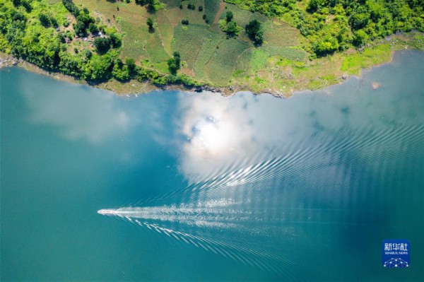 （沿着总书记的足迹&middot;贵州篇）（2）开创多彩贵州的美好未来&mdash;&mdash;沿着总书记的足迹之贵州篇