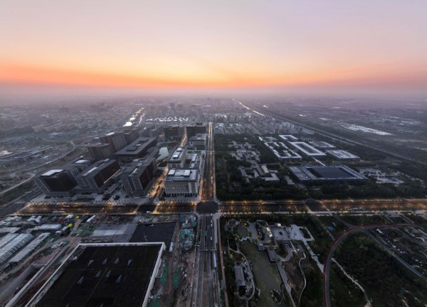 &uarr;2022年9月8日拍摄的雄安新区容东片区的清晨(无人机照片)。