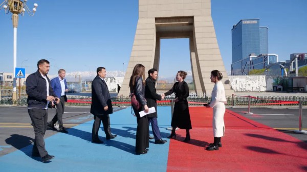 打造全方位互动平台让观众参与话题讨论投票竞猜活动