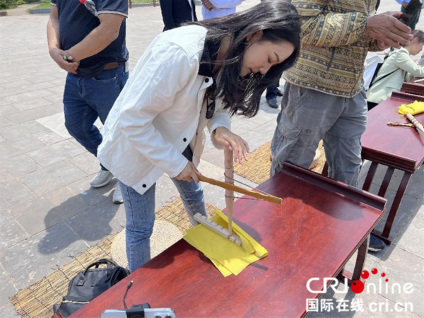 【2023打卡中国】外国网红走进商丘华商文化广场 领略&ldquo;三商&rdquo;文化独特魅力_fororder_图片36
