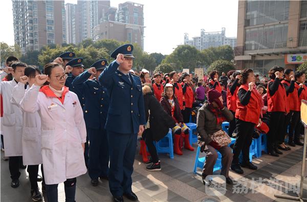 空军驻宁某团连续18载义务服务驻地群众传播雷锋精神获赞