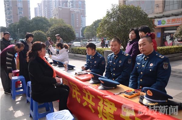 空军驻宁某团连续18载义务服务驻地群众传播雷锋精神获赞