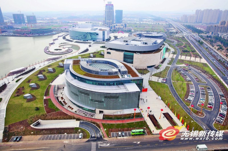 　　　昨天拍摄的宜兴文化中心。（丁焕新　摄）