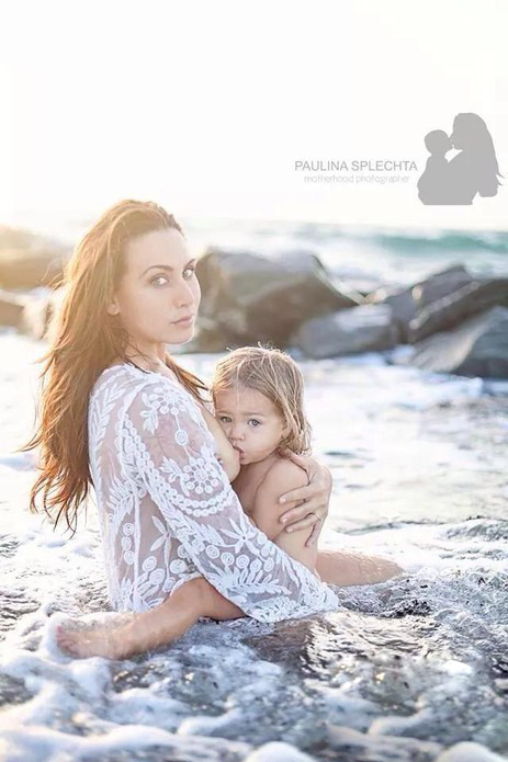 母乳喂养超模明星辣妈齐助阵