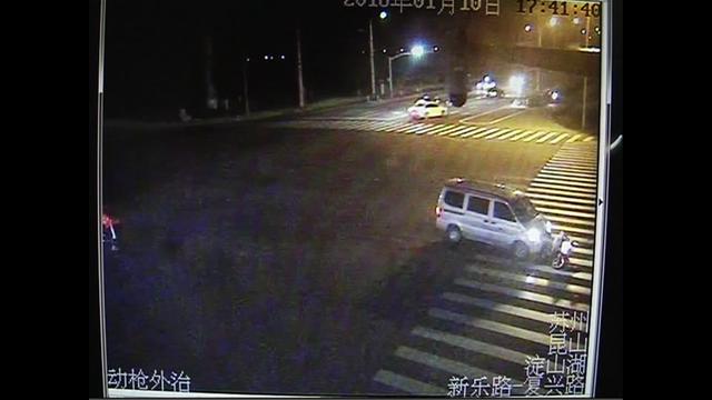 饮酒驾车引发事故 醉酒兄弟“越帮越忙”