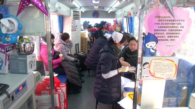 冰冻天,血库告急!南京市民挽袖献血忙