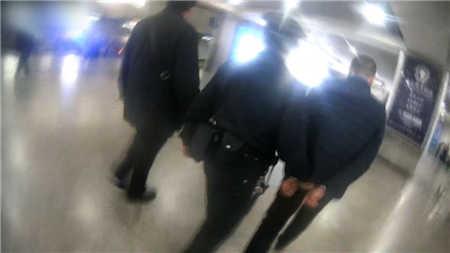 1月10日起乘火车禁带菜刀餐刀 打火机只能带2个