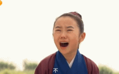 相比之下竟觉得原版叶童的哭戏少了一丝悲痛欲绝的情绪↓