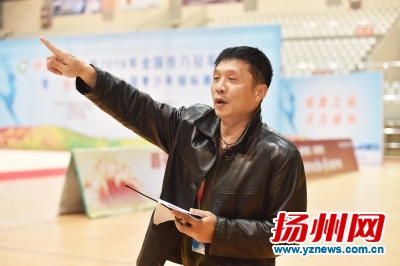 前技巧世界冠军赵杰完成角色转换。张卓君摄