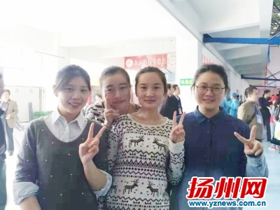 获得特等奖的4名女生。
