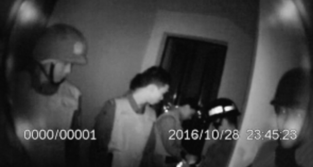 苏州吴江一中学生玩仿真玩具枪 引特警登门