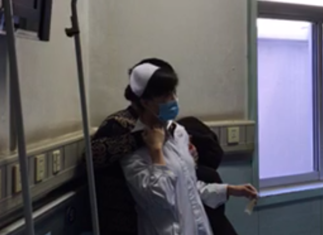 突发:省人民医院输液室,一男子劫持女护士,现场播报