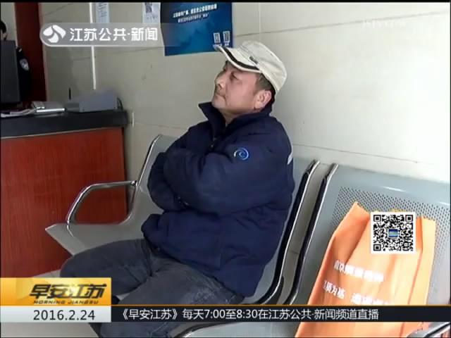 捡废品双方大打出手 竟为几个废旧纸盒