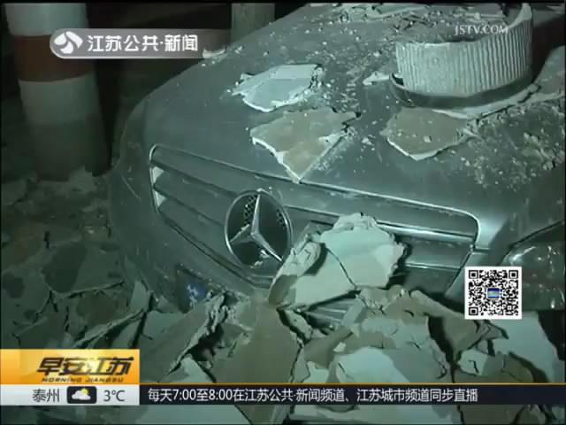 无证货车躲避城管侧翻 骑车市民被压腿受伤