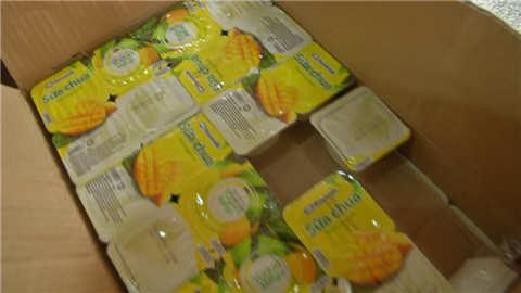 红遍街头巷尾的越南酸奶竟是走私货 批发市场偷着卖