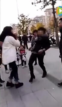 网曝南京街头打小三6