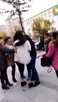 网曝南京街头打小三10