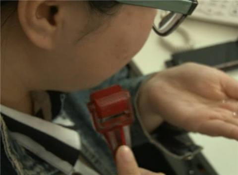 女子网购低价美容针 注射后&ldquo;像毁容&rdquo;