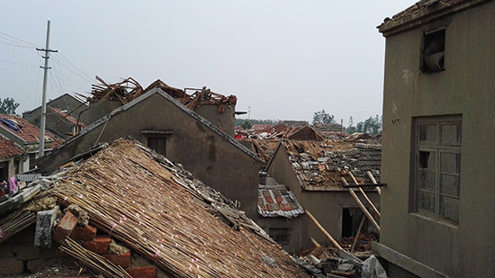 陈洋老街，这里的房屋大多建于上世纪30年代，在这次灾难中不少都成了危房。