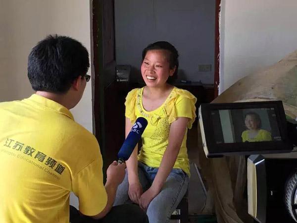 江苏射阳县理科状元废墟中救老人 称不想被宣传