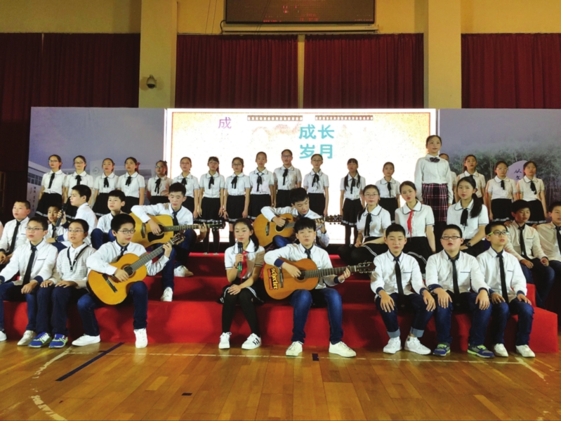 沧浪新城第二实验小学毕业生合唱留影。