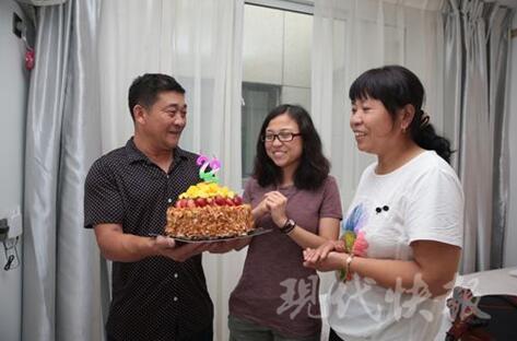 22岁耶鲁女孩终寻得亲生父母 被称