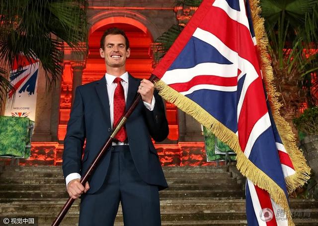 【里曰】旗手是怎样炼成的 靠刷脸扛大旗？