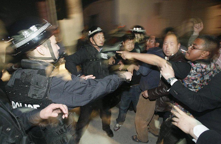 暴力抗法频现 南京设全国首个城管心理危机干预中心