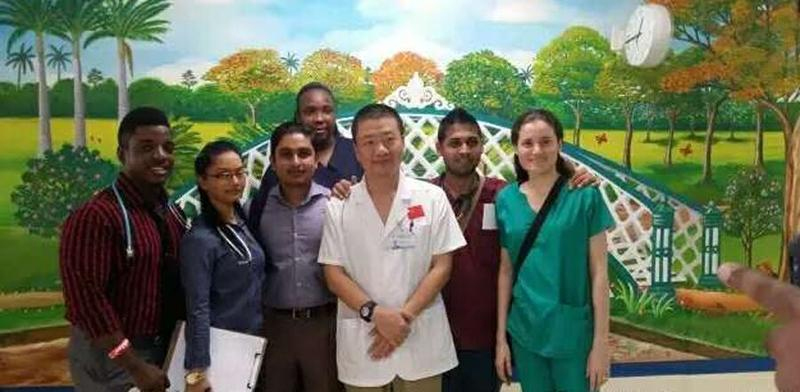 淮安10名援圭亚那医生回家过年 一桌淮扬菜感受到家的味道