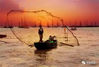 撒网（俗称旋网），撒网是洪泽湖渔民很久以前就发明的一种渔具。
来源：文旅洪泽