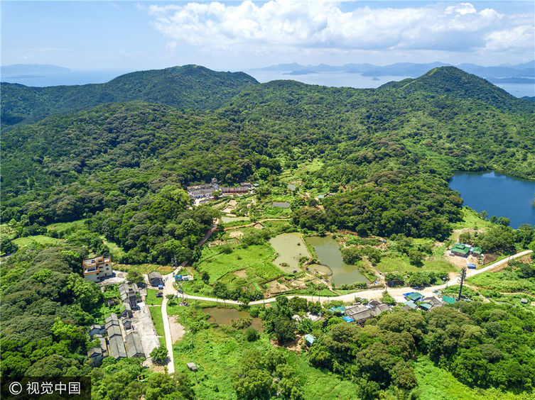 航拍深圳马峦山郊野公园 深山里藏"古村落"