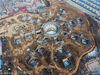 2018年1月21日，河南三门峡，陕州区几座地坑院呈“八卦”形状分布在黄土地上，鸟瞰视角十分新颖。
