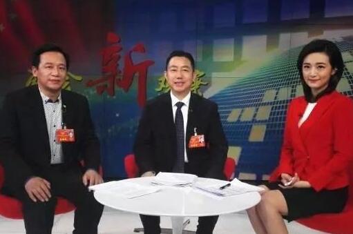 江苏省政协委员周海江、章寿荣谈坚守实体经济 迎接新挑战