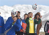 2018年10月15日，青海海南州，来自江苏、安徽乡村小学参加2018苏宁·爱德足球1+1青海邀请赛的小球员们与当地的足球小伴们相约在海南藏族自治州州府共和县附近3000多米的雪域高原上“以球会友”，感受足球魅力，在相互切磋中共同成长。