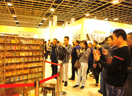南京：江苏举行改革开放40周年图片展 老物品引记忆