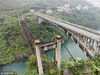 2018年10月7日，贵州贵阳，上世纪九十年代修的鸭池河桥如今尽显沧桑。