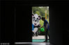 2018年10月20日，广东东莞，寮步香市动物园，熊猫饲养员史汉荣正在熊猫馆进出口消毒。