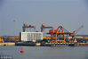 2018年11月22日，江苏扬州，航拍江都区夹江大桥沿岸港口造船企业一片忙碌繁荣景象。