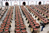 2018年11月27日，重庆市九龙坡区金凤镇文昌村，5000多个大酱缸整齐地摆放在一起，气势磅礴、十分壮观。