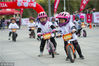 2018年11月3日，江苏南通首届少儿平衡车大赛在海安市奥体中心举行，吸引了南通及周边地市200多名萌娃参赛。
