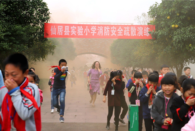 浙江台州举行安全教育进校园活动 迎接119消防日到来