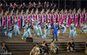 2018年11月7日晚，重庆市万州区，“世界大河歌会”进行了最后一次排练。戴玉强演唱《百里三峡美如画》。