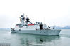 2018年12月9日，在中国海军护航10周年来临之际，海军第31批护航编队从湛江某军港解缆启航，奔赴亚丁湾、索马里海域执行护航任务。图为导弹护卫舰许昌舰驶离码头。