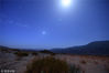 2018年12月1日凌晨，新疆巴音郭楞蒙古自治州博斯腾湖景区，以“启明星 ”姿态现身的“最亮金星”闪耀天空。