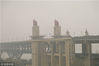 2018年2月26日，南京，南京长江大桥完成出新改造，通车前夕，市民上桥参观。