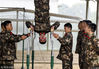 2018年12月3日，江苏泰州。武警泰州支队特战中队官兵在进行器械训练。