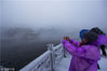 2018年12月08日，江西九江，雪后的庐山吸引了大批游客出门赏雪游玩。