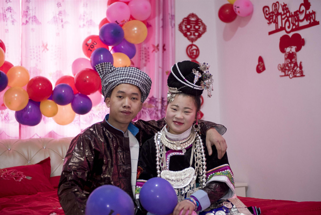 贵州从江：实拍侗族传统婚俗 彩礼简单场面热闹