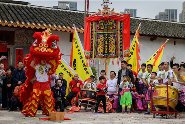 深圳：大万祭祖仪式举行 海内外曾氏后人同拜祖先