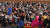 2018年2月20日，北京。众多游客聚集在北京地坛公园方泽坛内观看仿清祭地表演。